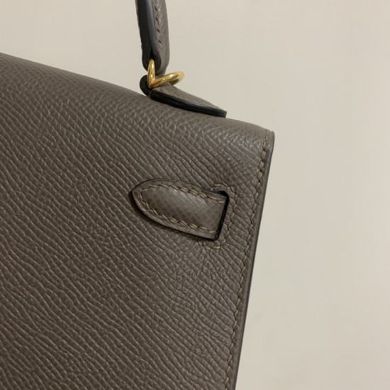 Hermes Bags Top Quality Minikelly 二代
19cm $220 Hermes Bags Top Quality Minikelly 二代
19cm $220