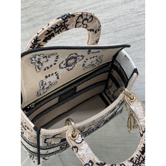 Dior Bags Top Quality
Five Grid Dior Bags Top Quality
Five Grid
