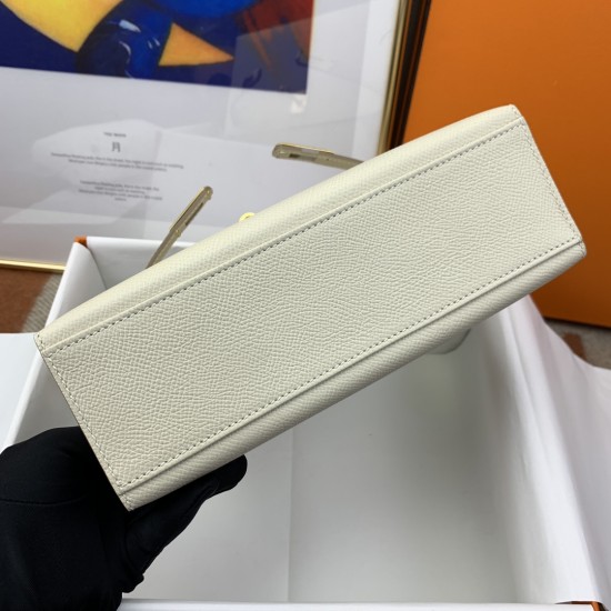 Hermes Bags Top Quality Minikelly 二代
19cm $220 Hermes Bags Top Quality Minikelly 二代
19cm $220
