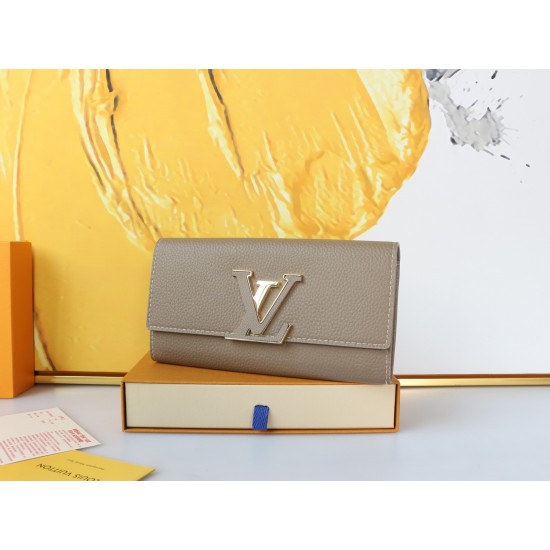 LV Bags High Quality Flip Wallet
LV Bags High Quality Flip Wallet
