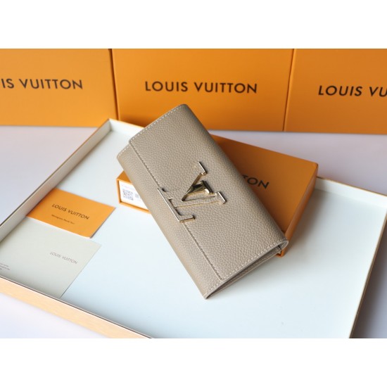 LV Bags High Quality Flip Wallet
LV Bags High Quality Flip Wallet