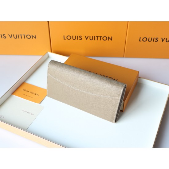 LV Bags High Quality Flip Wallet
LV Bags High Quality Flip Wallet
