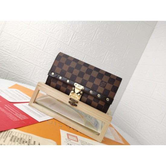LV Bags High Quality Flip Wallet
LV Bags High Quality Flip Wallet