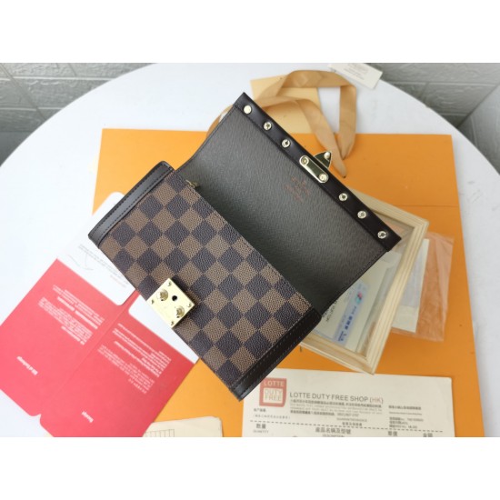 LV Bags High Quality Flip Wallet
LV Bags High Quality Flip Wallet