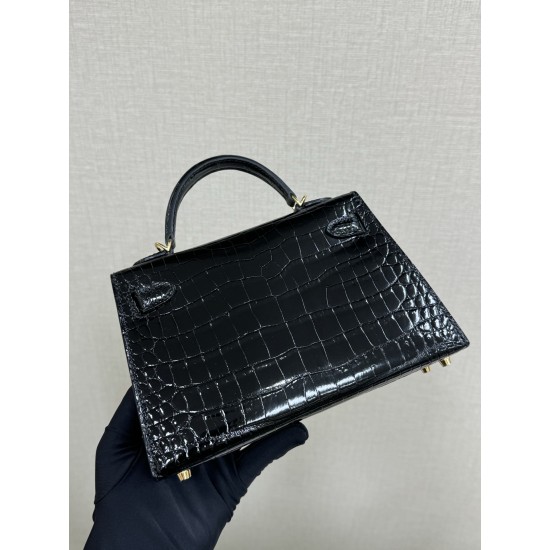 Hermes Bags Top Quality Minikelly 二代
19cm $220 Hermes Bags Top Quality Minikelly 二代
19cm $220