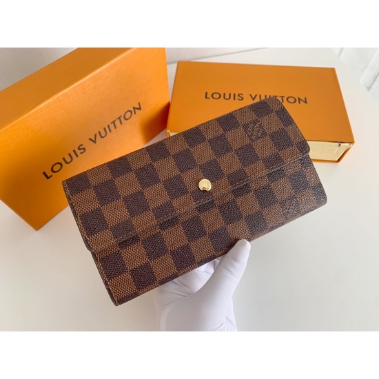 LV Bags High Quality Flip Wallet
LV Bags High Quality Flip Wallet