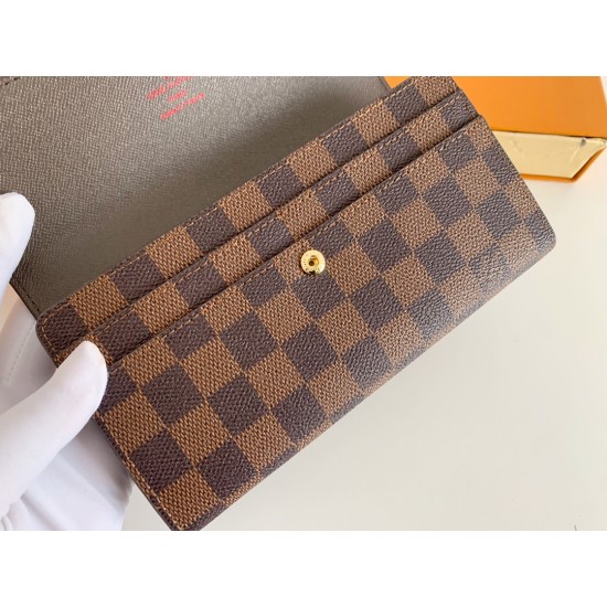LV Bags High Quality Flip Wallet
LV Bags High Quality Flip Wallet