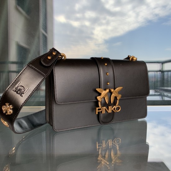 Pinko Bags Top Quality
27*17*8cm Pinko Bags Top Quality
27*17*8cm