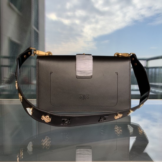 Pinko Bags Top Quality
27*17*8cm Pinko Bags Top Quality
27*17*8cm