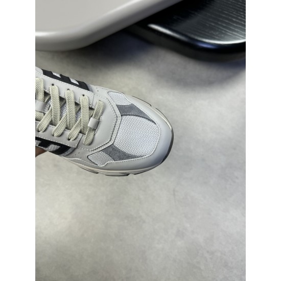 Hogan Shoes Top Quality
35-45 men and women same Hogan Shoes Top Quality
35-45 men and women same