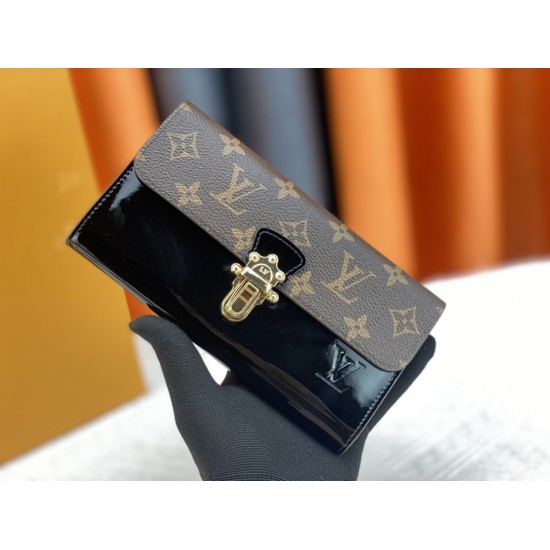 LV Bags High Quality Flip Wallet
LV Bags High Quality Flip Wallet