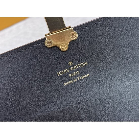 LV Bags High Quality Flip Wallet
LV Bags High Quality Flip Wallet