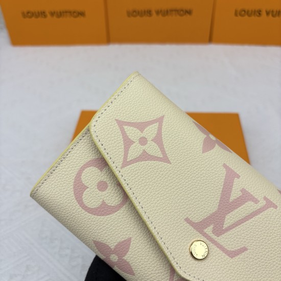 LV Bags High Quality Flip Wallet
LV Bags High Quality Flip Wallet