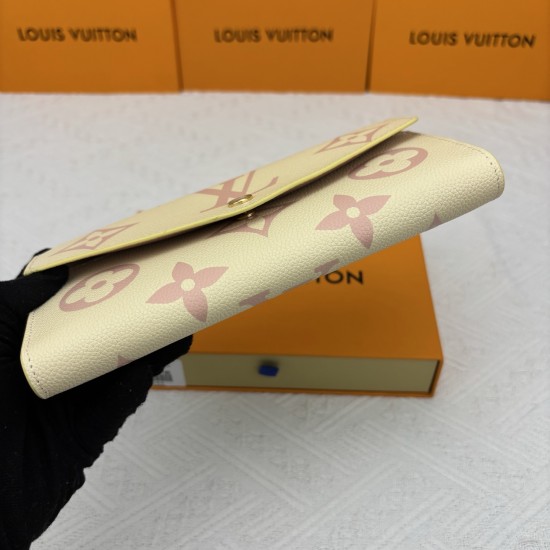 LV Bags High Quality Flip Wallet
LV Bags High Quality Flip Wallet