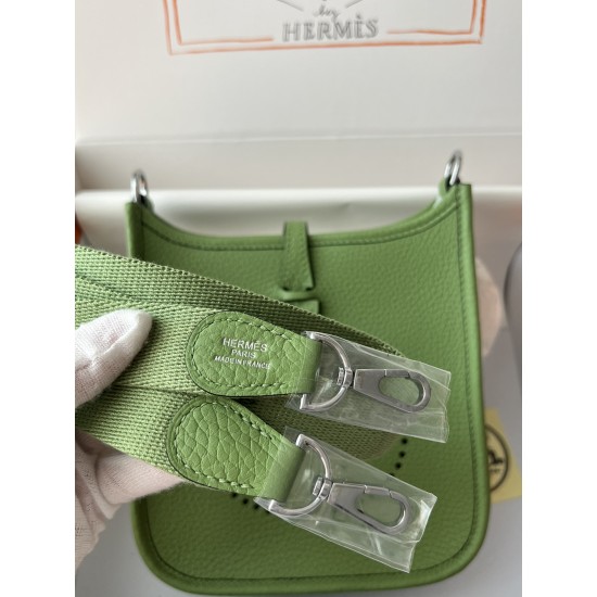 Hermes Bags Top Quality Evelyne 17cm
Hermes Bags Top Quality Evelyne 17cm