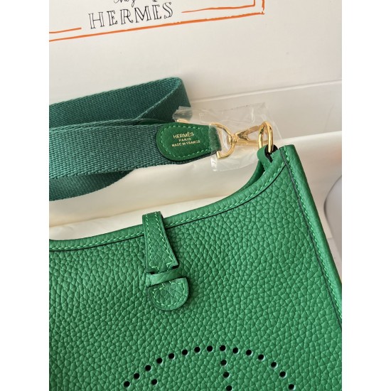 Hermes Bags Top Quality Evelyne 17cm
Hermes Bags Top Quality Evelyne 17cm