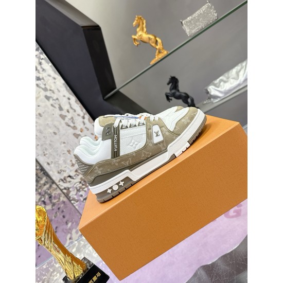 LV Shoes Top Quality
women 35-40
men 39-45 LV Shoes Top Quality
women 35-40
men 39-45