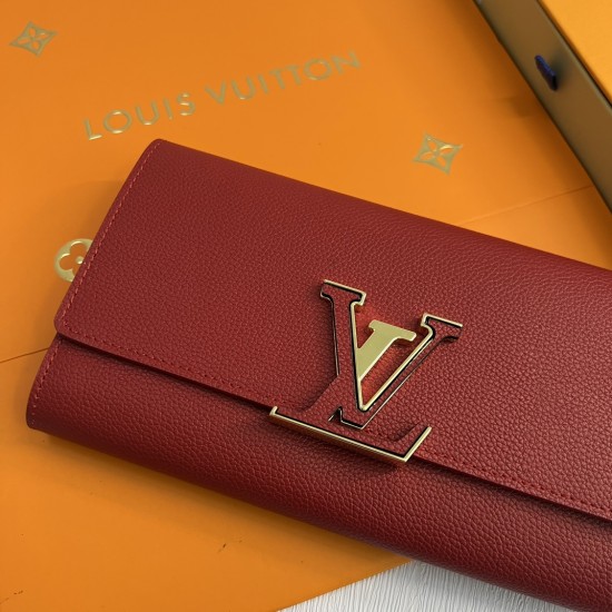LV Bags High Quality Flip Wallet
LV Bags High Quality Flip Wallet