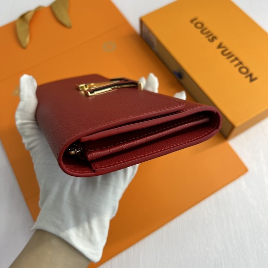 LV Bags High Quality Flip Wallet
LV Bags High Quality Flip Wallet