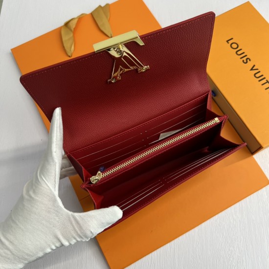 LV Bags High Quality Flip Wallet
LV Bags High Quality Flip Wallet