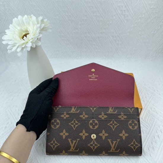 LV Bags High Quality Flip Wallet
LV Bags High Quality Flip Wallet