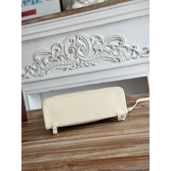 LP Bags Top Quality Size: 23 × 8 × 22cm LP Bags Top Quality Size: 23 × 8 × 22cm