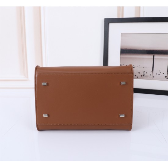 The Row Bags Top Quality
Small:26.20.18
Big:38.26.23 The Row Bags Top Quality
Small:26.20.18
Big:38.26.23