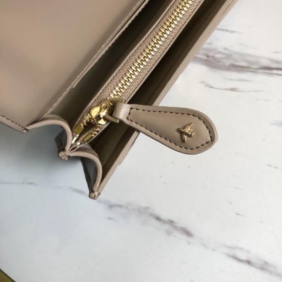 Pinko Bags Top Quality
27*17*8cm Pinko Bags Top Quality
27*17*8cm