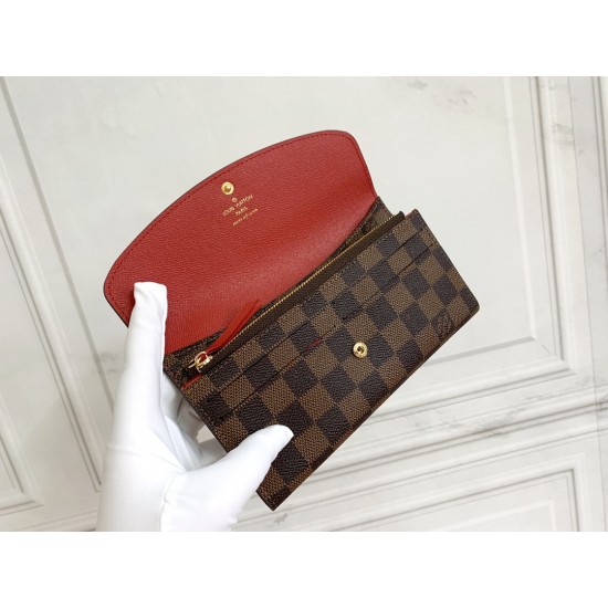LV Bags High Quality Flip Wallet
LV Bags High Quality Flip Wallet