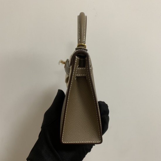 Hermes Bags Top Quality Minikelly 二代
19cm $220 Hermes Bags Top Quality Minikelly 二代
19cm $220
