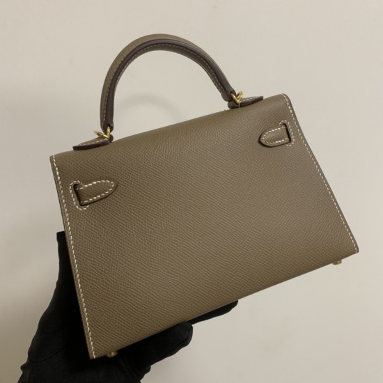 Hermes Bags Top Quality Minikelly 二代
19cm $220 Hermes Bags Top Quality Minikelly 二代
19cm $220