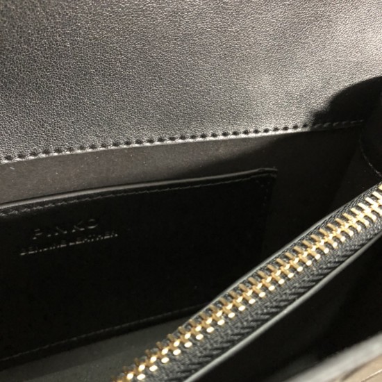 Pinko Bags Top Quality
21x13x6 Pinko Bags Top Quality
21x13x6