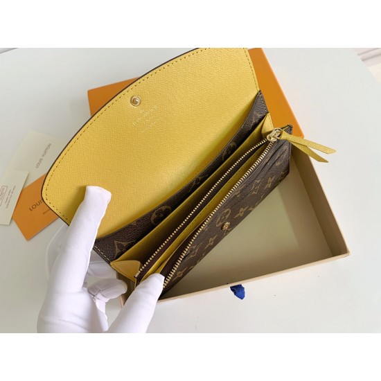 LV Bags High Quality Flip Wallet
LV Bags High Quality Flip Wallet