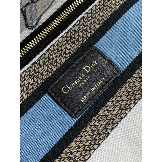 Dior Bags Top Quality
Five Grid Dior Bags Top Quality
Five Grid