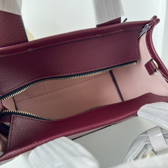 MJ Tote Full leather size: 41 * 34 * 15cm $140 Full leather medium size: 33 * 28 * 13cm $120 Full leather small size: 26 × 20 × 13cm $100 Fabric Large Size: 41 * 34 * 15cm $100 Medium size of fabric: 33 * 28 * 13cm $90 Fabric small size: 26 × 20 × 13cm $8 MJ Tote Full leather size: 41 * 34 * 15cm $140 Full leather medium size: 33 * 28 * 13cm $120 Full leather small size: 26 × 20 × 13cm $100 Fabric Large Size: 41 * 34 * 15cm $100 Medium size of fabric: 33 * 28 * 13cm $90 Fabric small size: 26 × 20 × 13cm $8