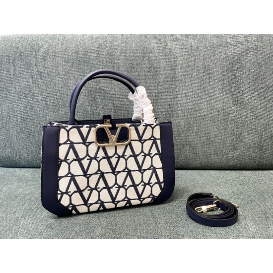 Valentino Bags Top Quality
35/25/17cm Valentino Bags Top Quality
35/25/17cm