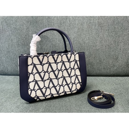 Valentino Bags Top Quality
35/25/17cm Valentino Bags Top Quality
35/25/17cm