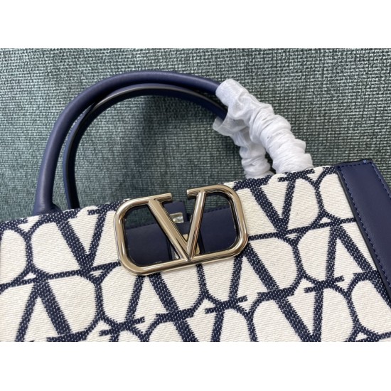 Valentino Bags Top Quality
35/25/17cm Valentino Bags Top Quality
35/25/17cm