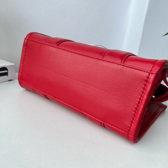 MJ Tote Full leather size: 41 * 34 * 15cm $140 Full leather medium size: 33 * 28 * 13cm $120 Full leather small size: 26 × 20 × 13cm $100 Fabric Large Size: 41 * 34 * 15cm $100 Medium size of fabric: 33 * 28 * 13cm $90 Fabric small size: 26 × 20 × 13cm $8 MJ Tote Full leather size: 41 * 34 * 15cm $140 Full leather medium size: 33 * 28 * 13cm $120 Full leather small size: 26 × 20 × 13cm $100 Fabric Large Size: 41 * 34 * 15cm $100 Medium size of fabric: 33 * 28 * 13cm $90 Fabric small size: 26 × 20 × 13cm $8
