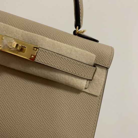 Hermes Bags Top Quality Minikelly 二代
19cm $220 Hermes Bags Top Quality Minikelly 二代
19cm $220