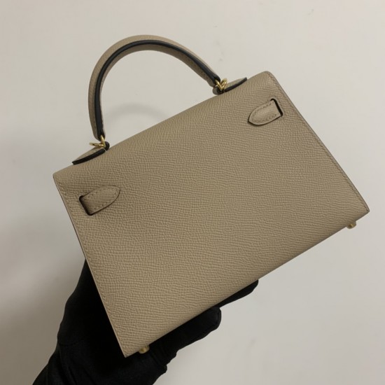 Hermes Bags Top Quality Minikelly 二代
19cm $220 Hermes Bags Top Quality Minikelly 二代
19cm $220