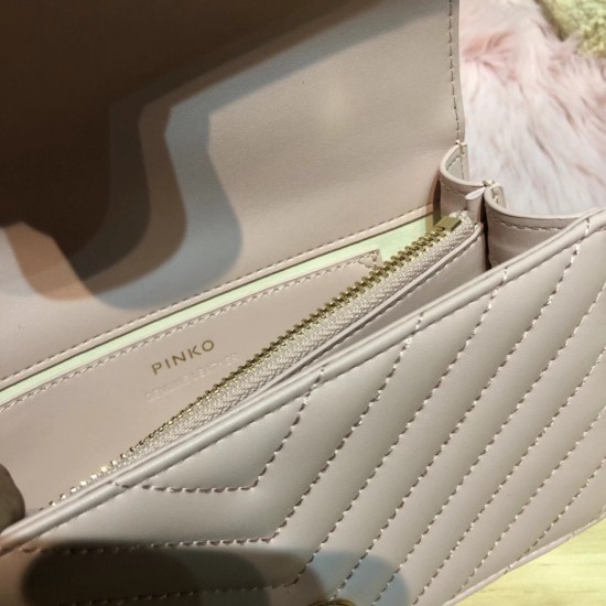 Pinko Bags Top Quality
27*17*8cm Pinko Bags Top Quality
27*17*8cm