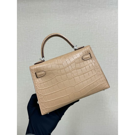 Hermes Bags Top Quality Minikelly 二代
19cm $220 Hermes Bags Top Quality Minikelly 二代
19cm $220