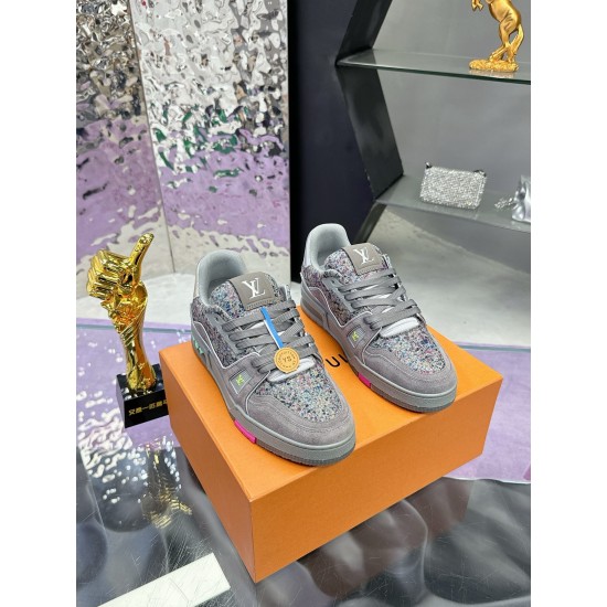 LV Shoes Top Quality
women 35-40
men 39-45 LV Shoes Top Quality
women 35-40
men 39-45