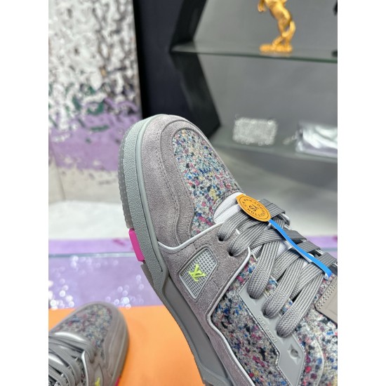 LV Shoes Top Quality
women 35-40
men 39-45 LV Shoes Top Quality
women 35-40
men 39-45