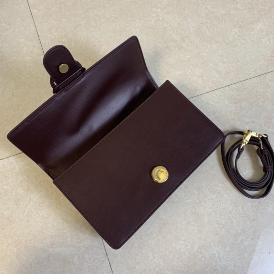 Pinko Bags Top Quality
27*17*8cm Pinko Bags Top Quality
27*17*8cm