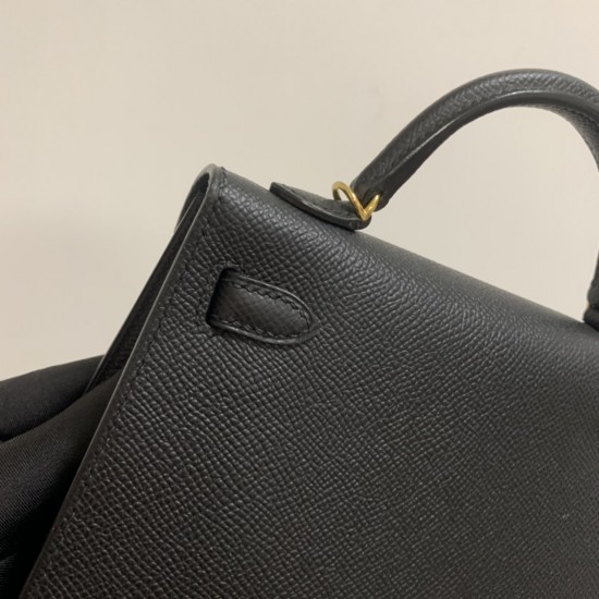 Hermes Bags Top Quality Minikelly 二代
19cm $220 Hermes Bags Top Quality Minikelly 二代
19cm $220