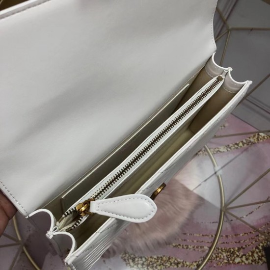 Pinko Bags Top Quality
27*17*8cm Pinko Bags Top Quality
27*17*8cm