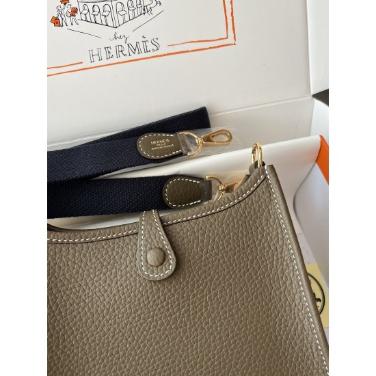 Hermes Bags Top Quality Evelyne 17cm
Hermes Bags Top Quality Evelyne 17cm