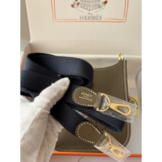 Hermes Bags Top Quality Evelyne 17cm
Hermes Bags Top Quality Evelyne 17cm